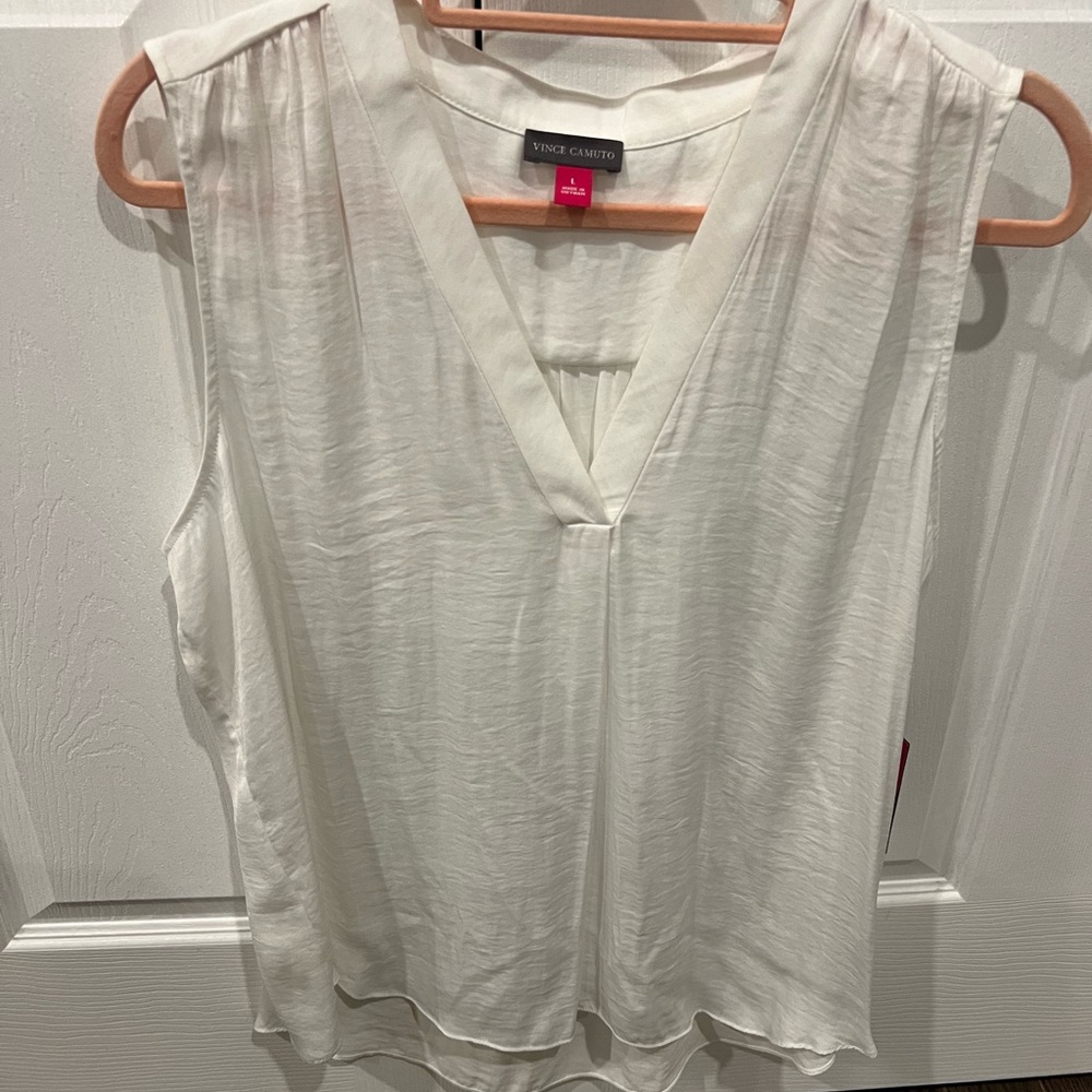Vince Camuto Women's Cream V-Neck Blouse